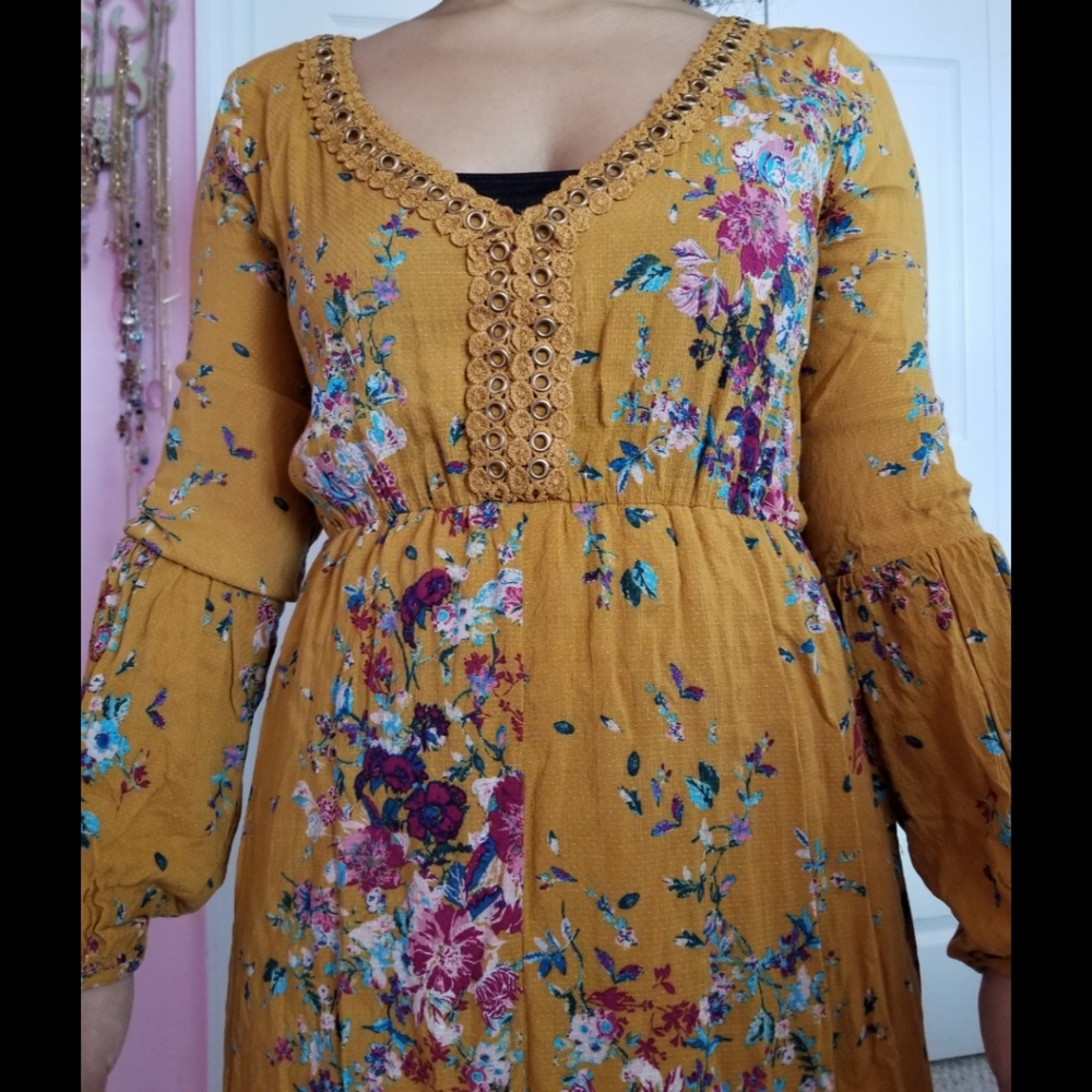 Dress - Picture 4 of 4